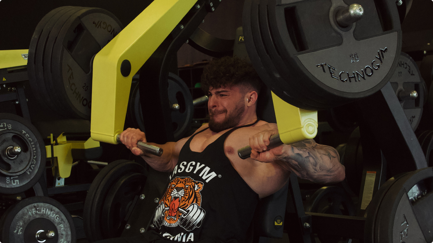 training-with-the-chest-press-machine-2