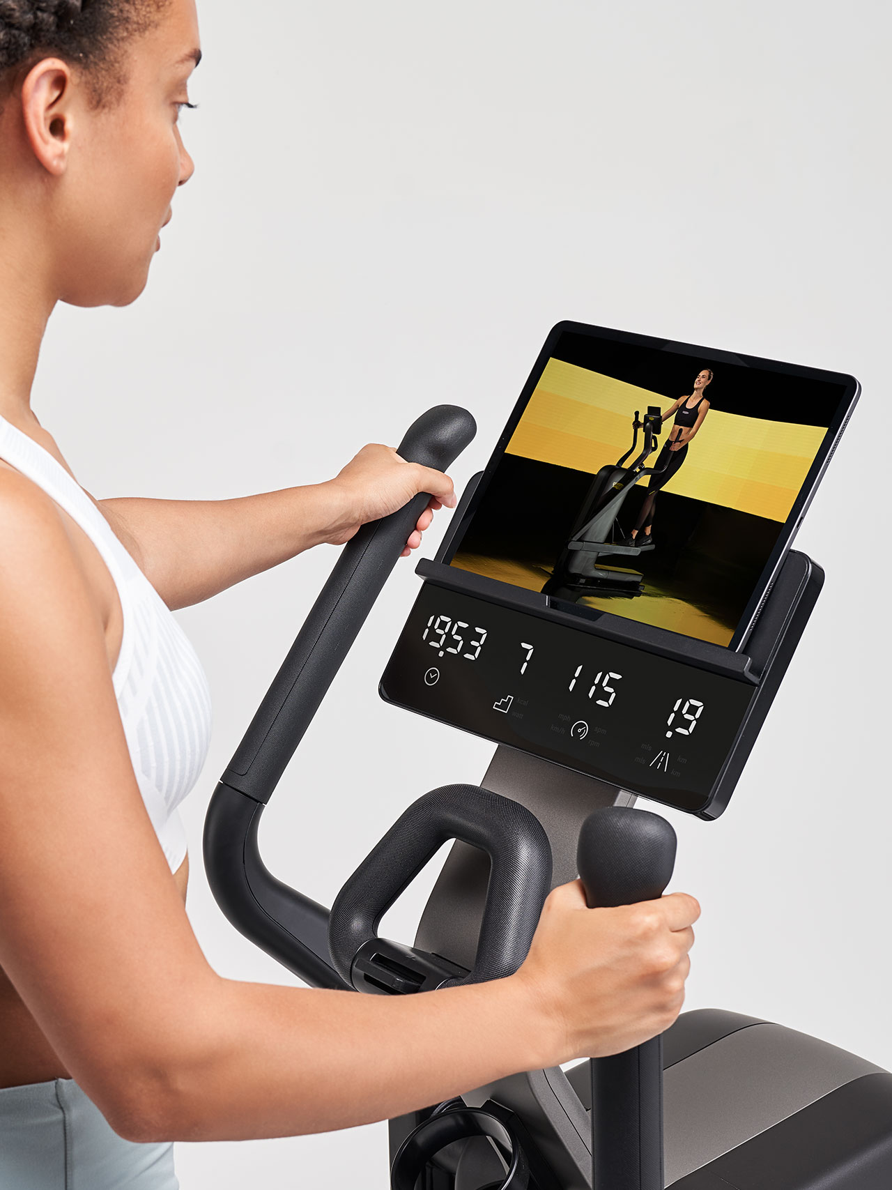 elliptical features 06 integrated with your tablet