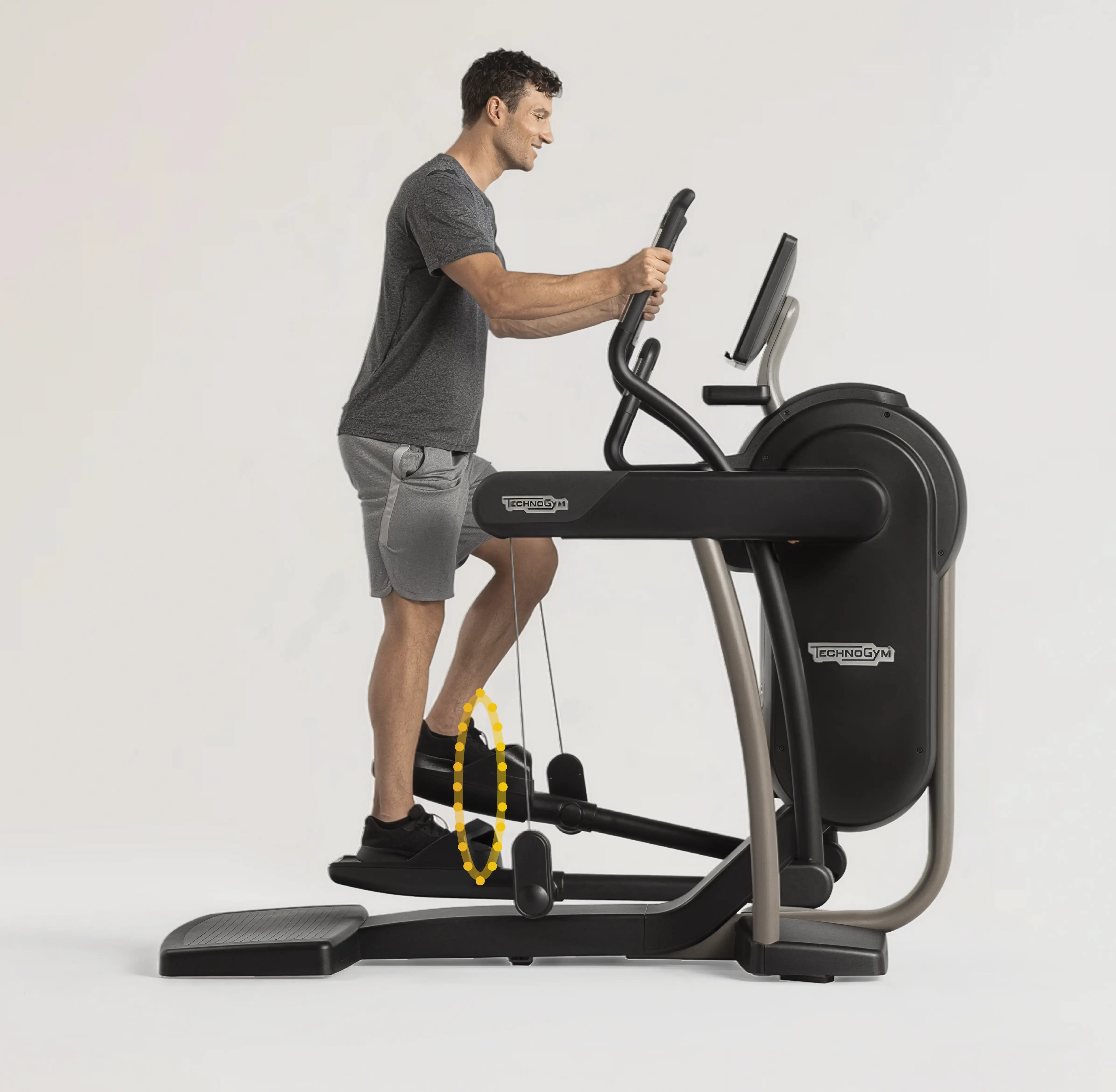 Excite+ Vario のシンプルで自然な動きで流動的トレーニングを実現 