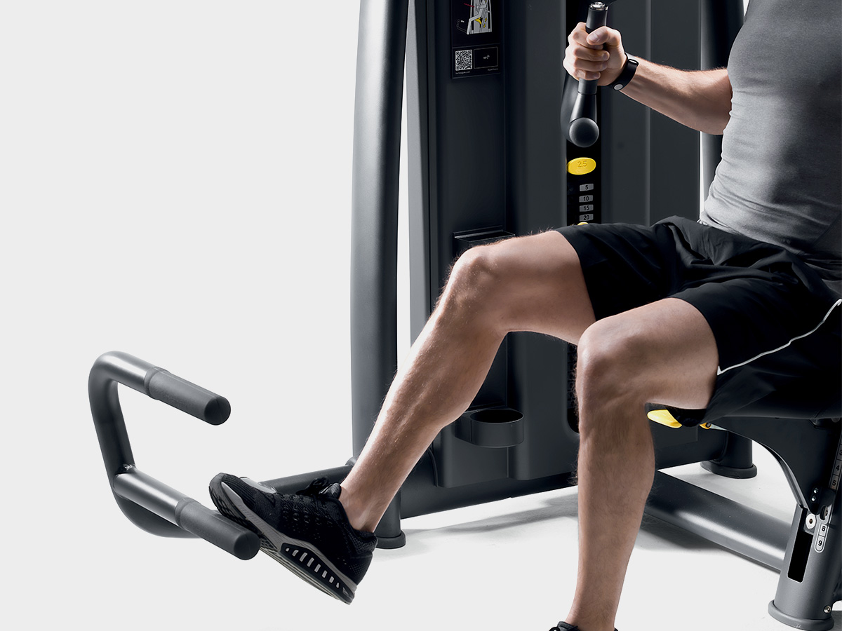 The Selection line offers a tailored strength workout experience |  Technogym Россия