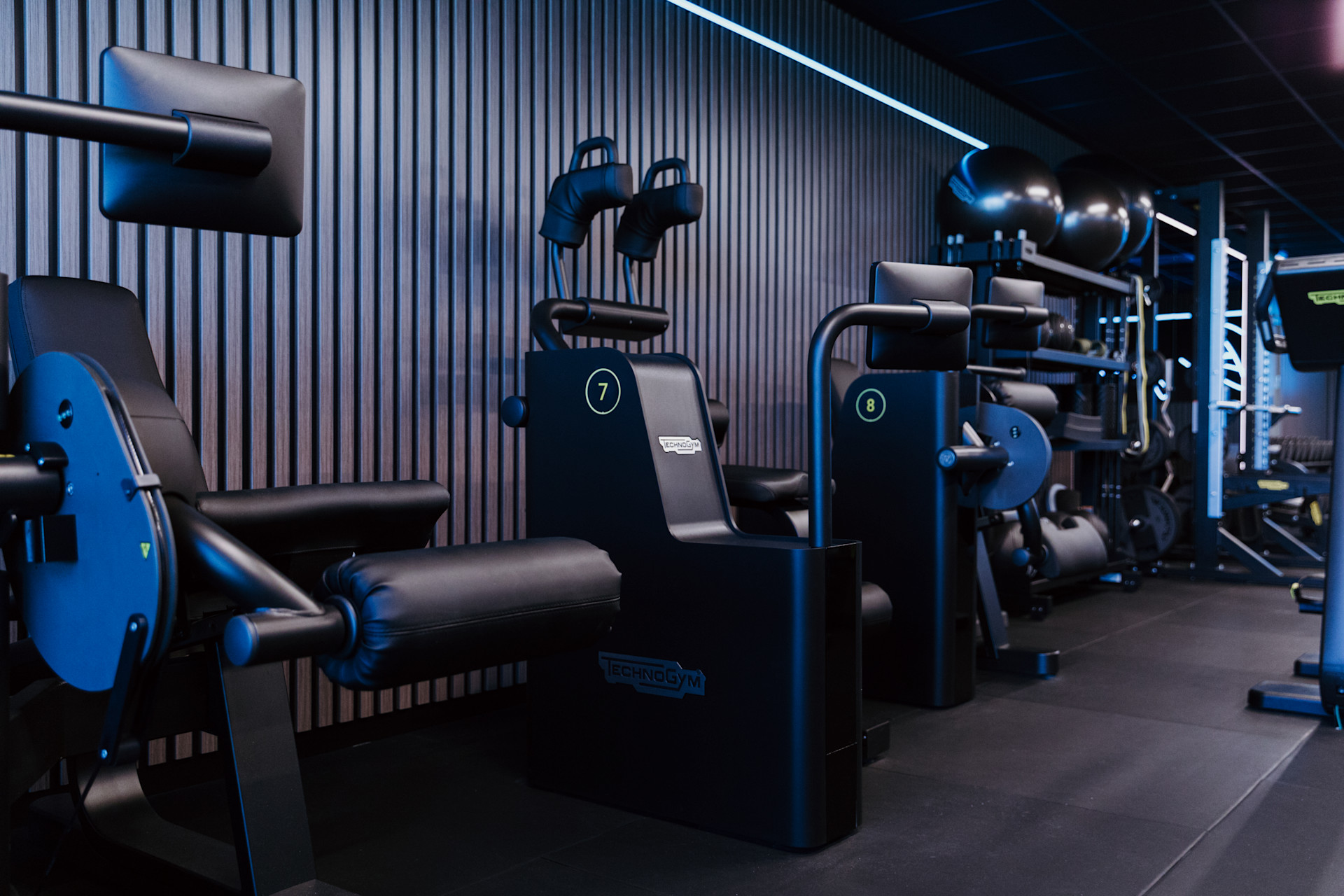 AC-Logistics-QiCraft-Techogym-hires 06