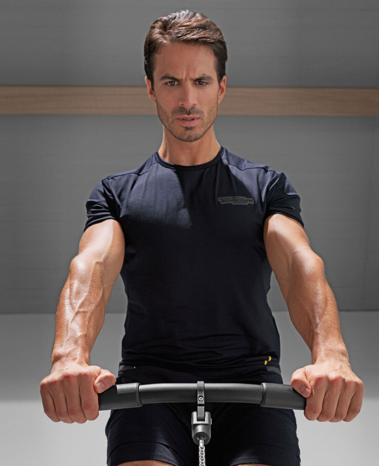 rowing-machine-burning-calories-and-toning-muscles-5