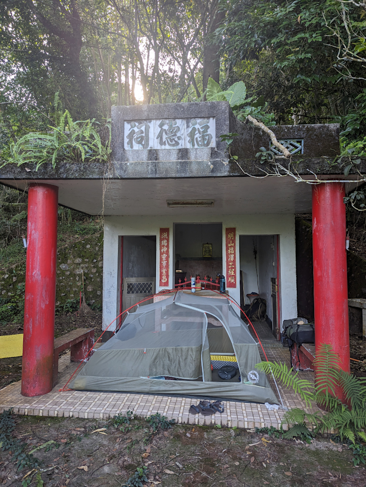 Zapomenutý chrámek a náš domov Zapomenutý chrámek a náš domov