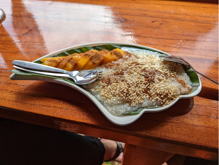 Mnago sticky rice Mnago sticky rice