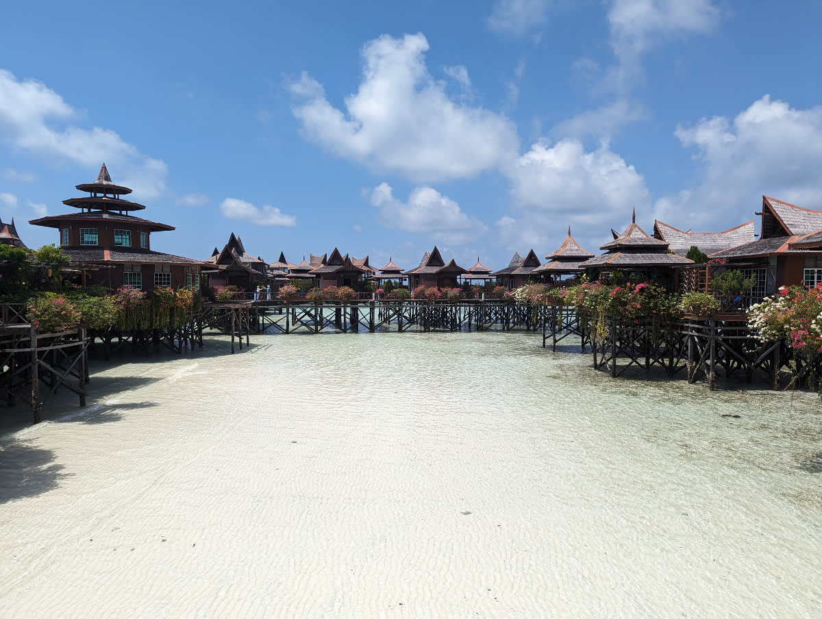Resort Waterfront bungalows 