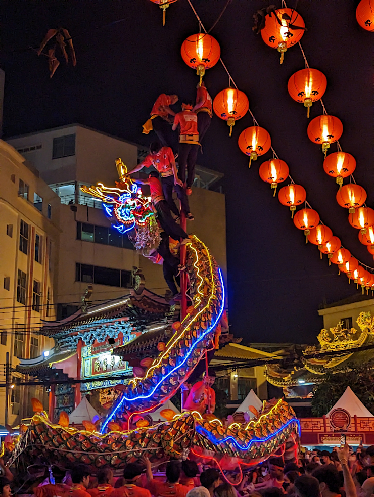 Divadlo se svítícím drakem Divadlo se svítícím drakem