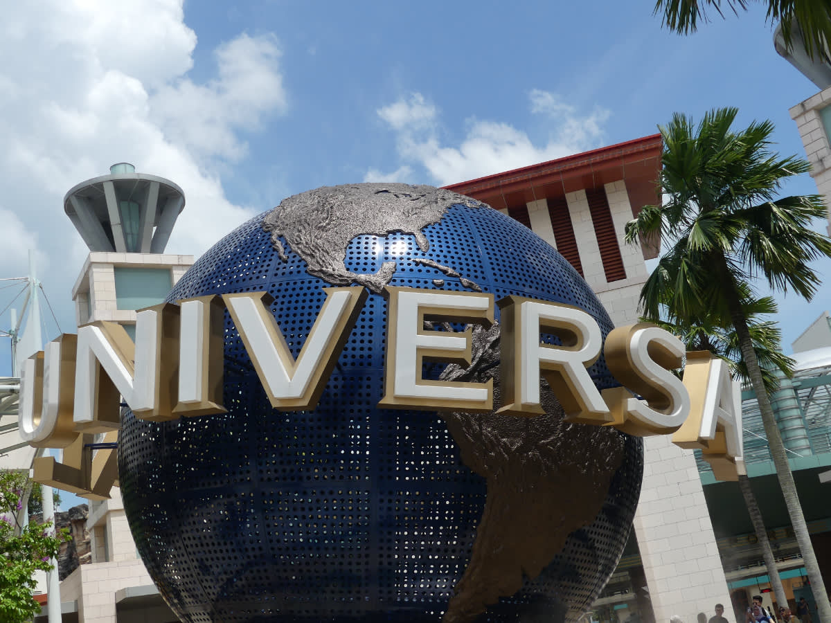 Universal logo 3D
