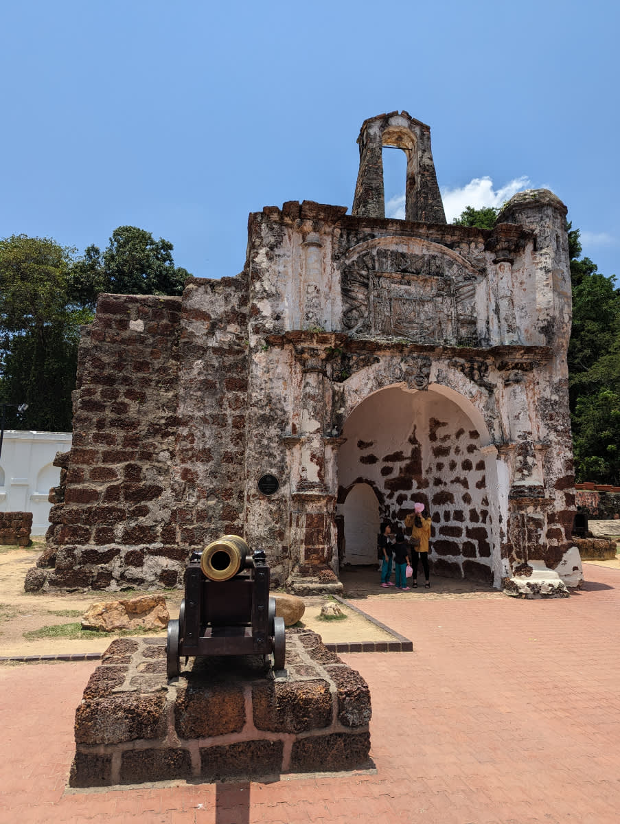 Ruiny Porta de Santiago