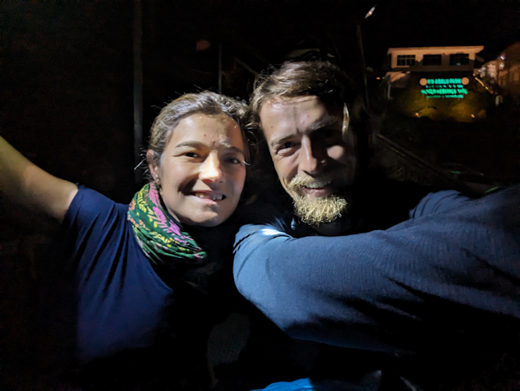 Před ústředím parku ve 3 ráno Před ústředím parku ve 3 ráno