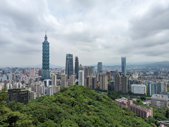 Panoráma s mrakodrapem Taipei 101 Panoráma s mrakodrapem Taipei 101