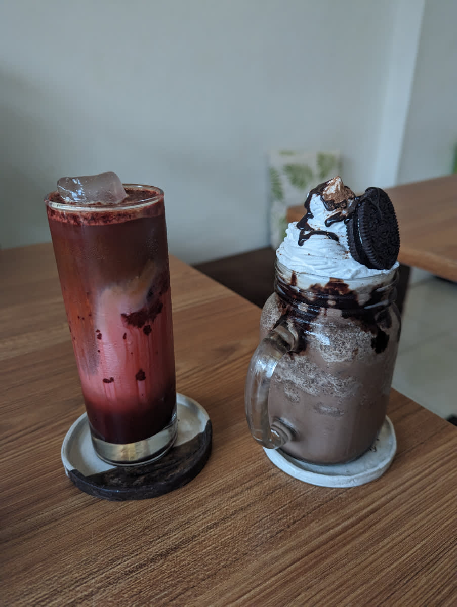 Red Velvet a Oreo káva