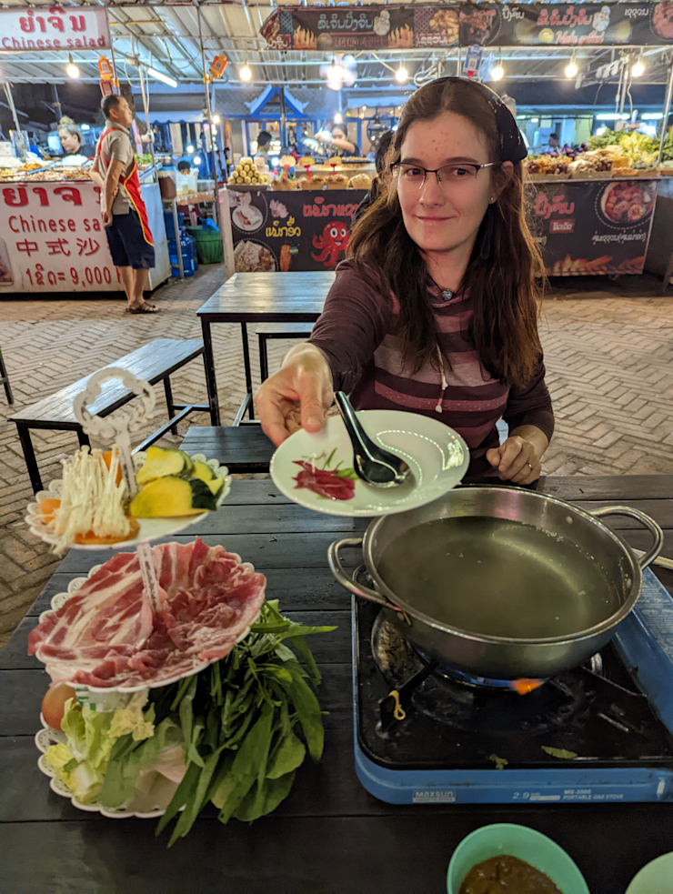 Trh nabízí nespočetné množství jídla Trh nabízí nespočetné množství jídla