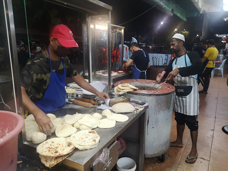 Seriová výrobna placek naan Seriová výrobna placek naan