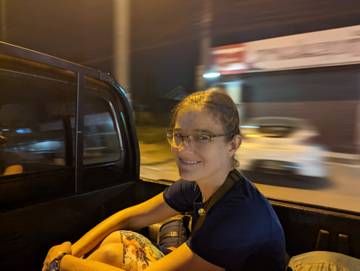 A užásní budhisté nás převážejí na autobus