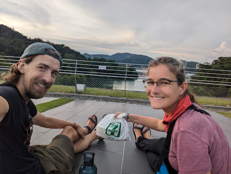 Romantická večeře ze 7/11 Romantická večeře ze 7/11