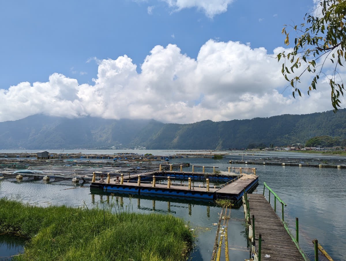 Jezero Batur a stejnojmenná sopka