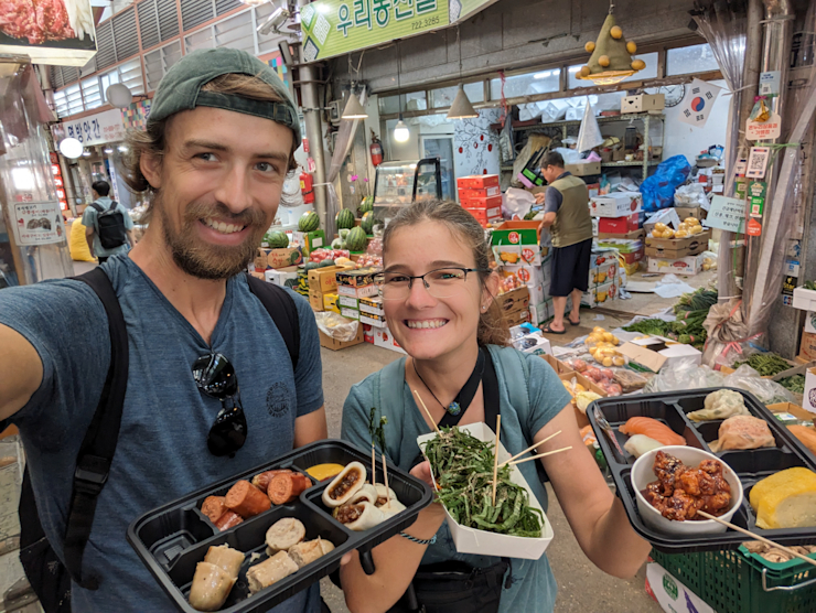 Na trzích ochutnáváme kde co Na trzích ochutnáváme kde co