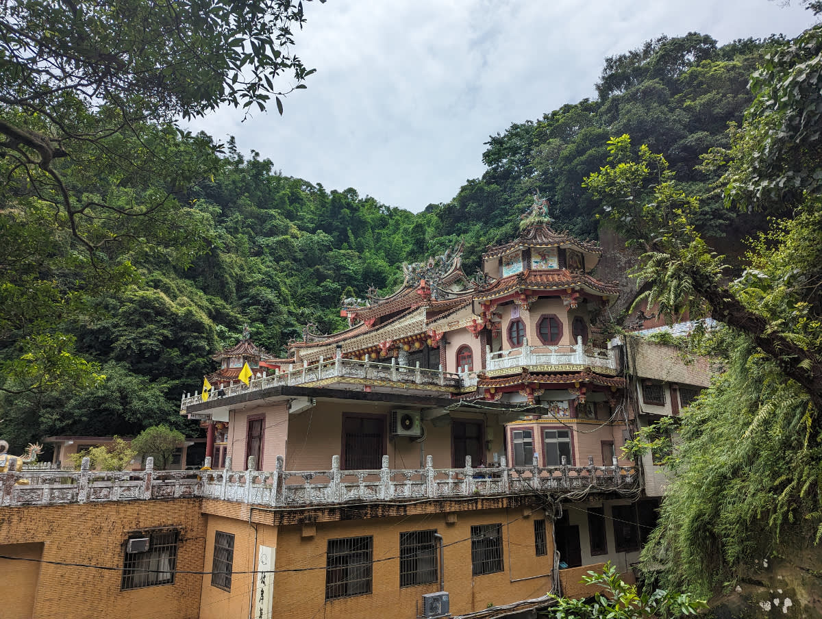 Palác Palác svaté cesty Songshan Tianbao