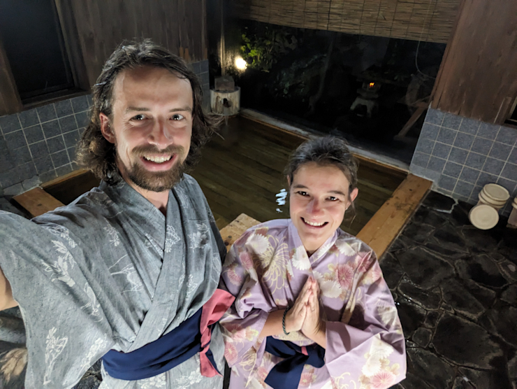 Tradiční... kimona... Tradiční... kimona...