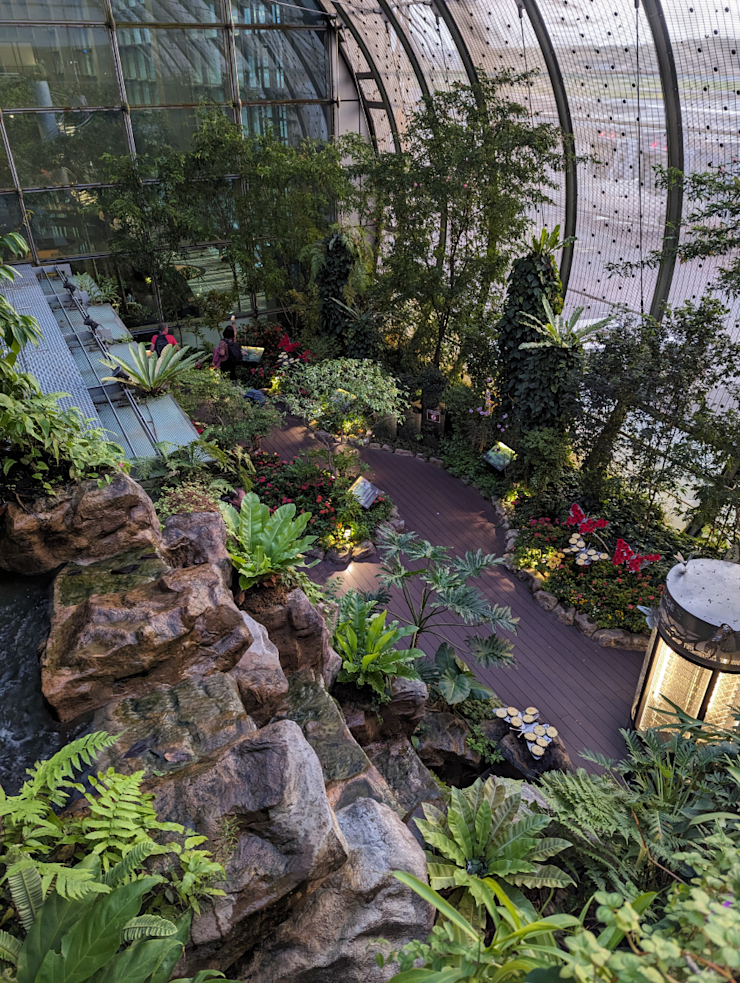 Motýlí zahrada večer! Motýlí zahrada večer!