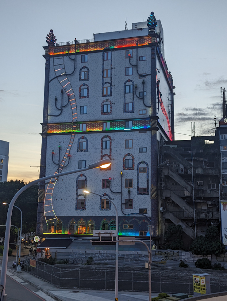 Asi asijskej skoro Hundertwasser Asi asijskej skoro Hundertwasser