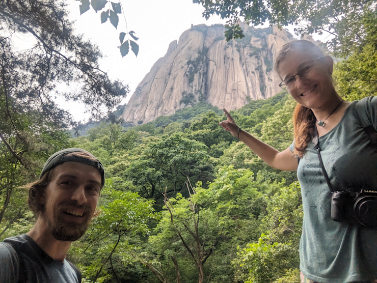 Tam nahoru polezeme! Tam nahoru polezeme!