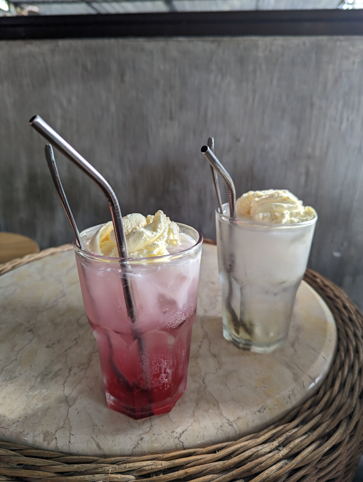 Limonáda se zmrzlinou Limonáda se zmrzlinou