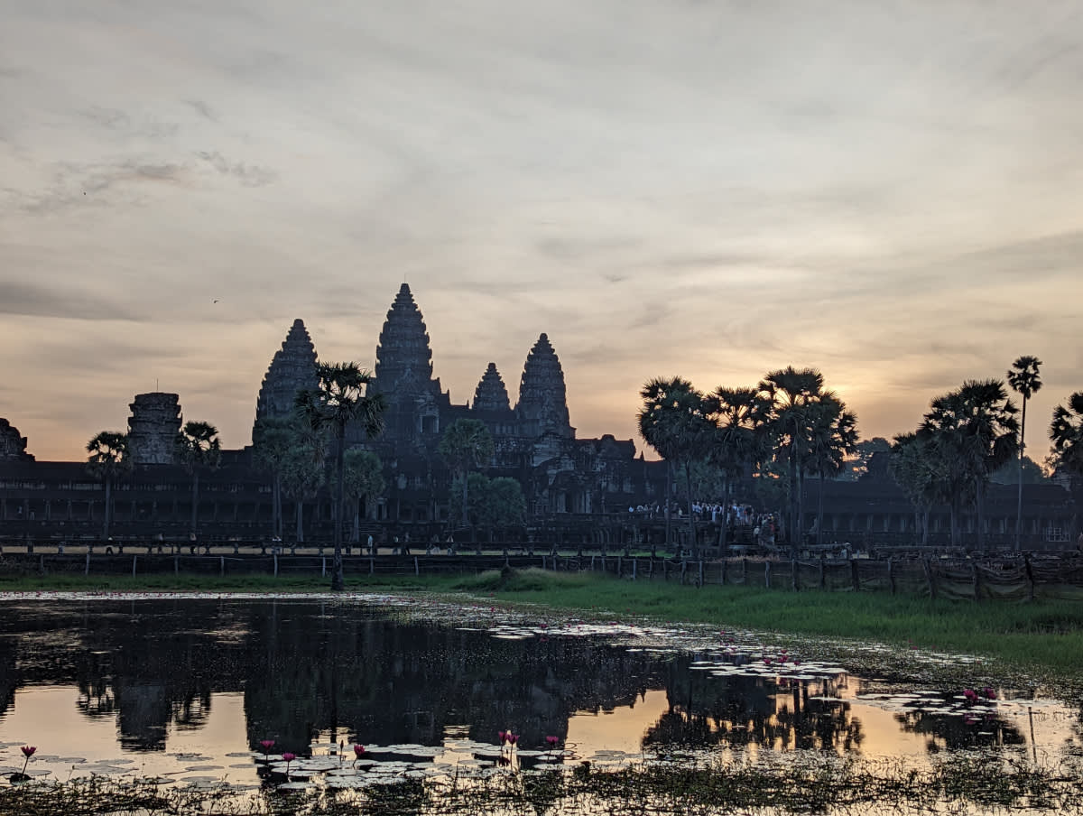 Východ nad Angkor Wat 