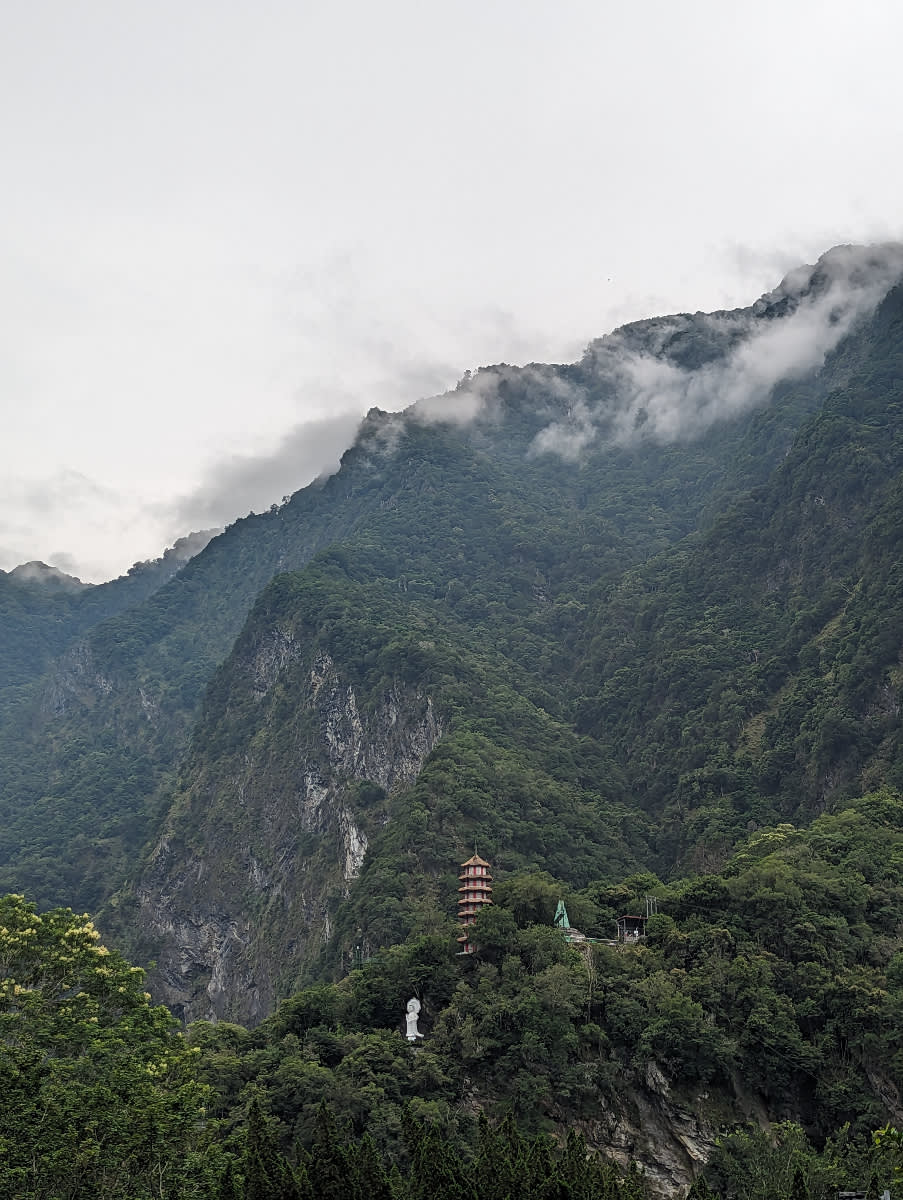Pagoda nad vesnicí Tianxiang