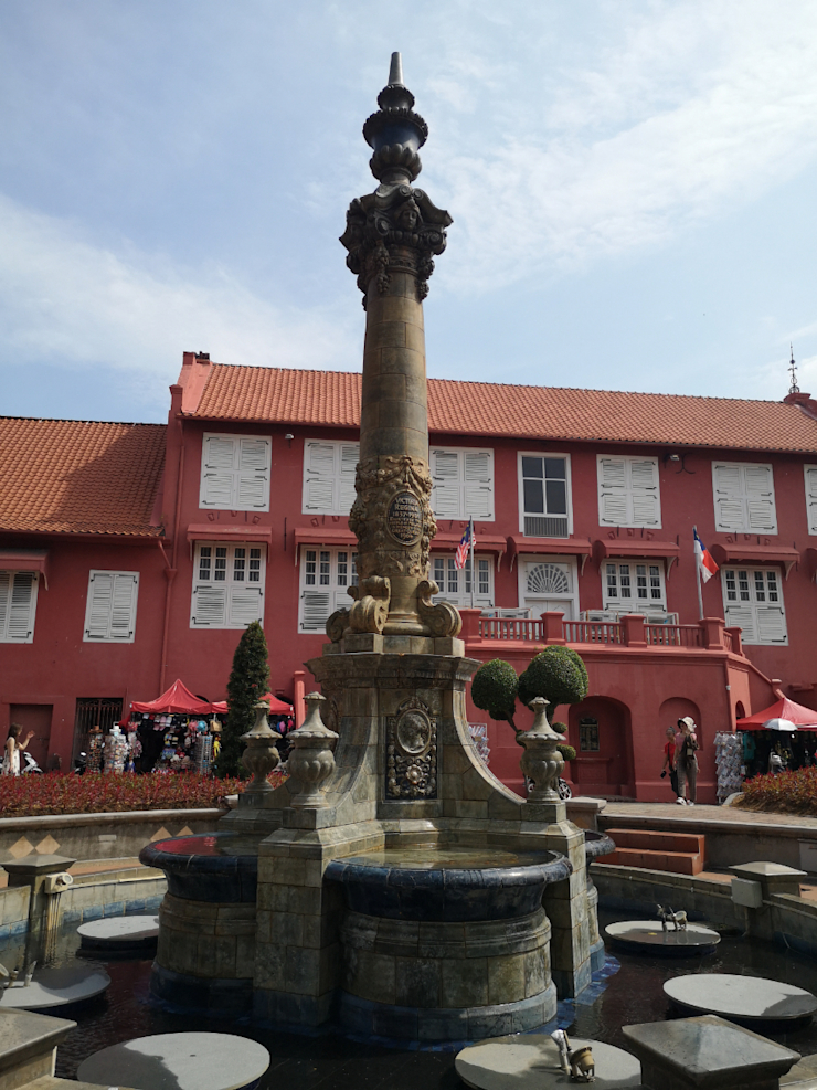 Náměstí Náměstí