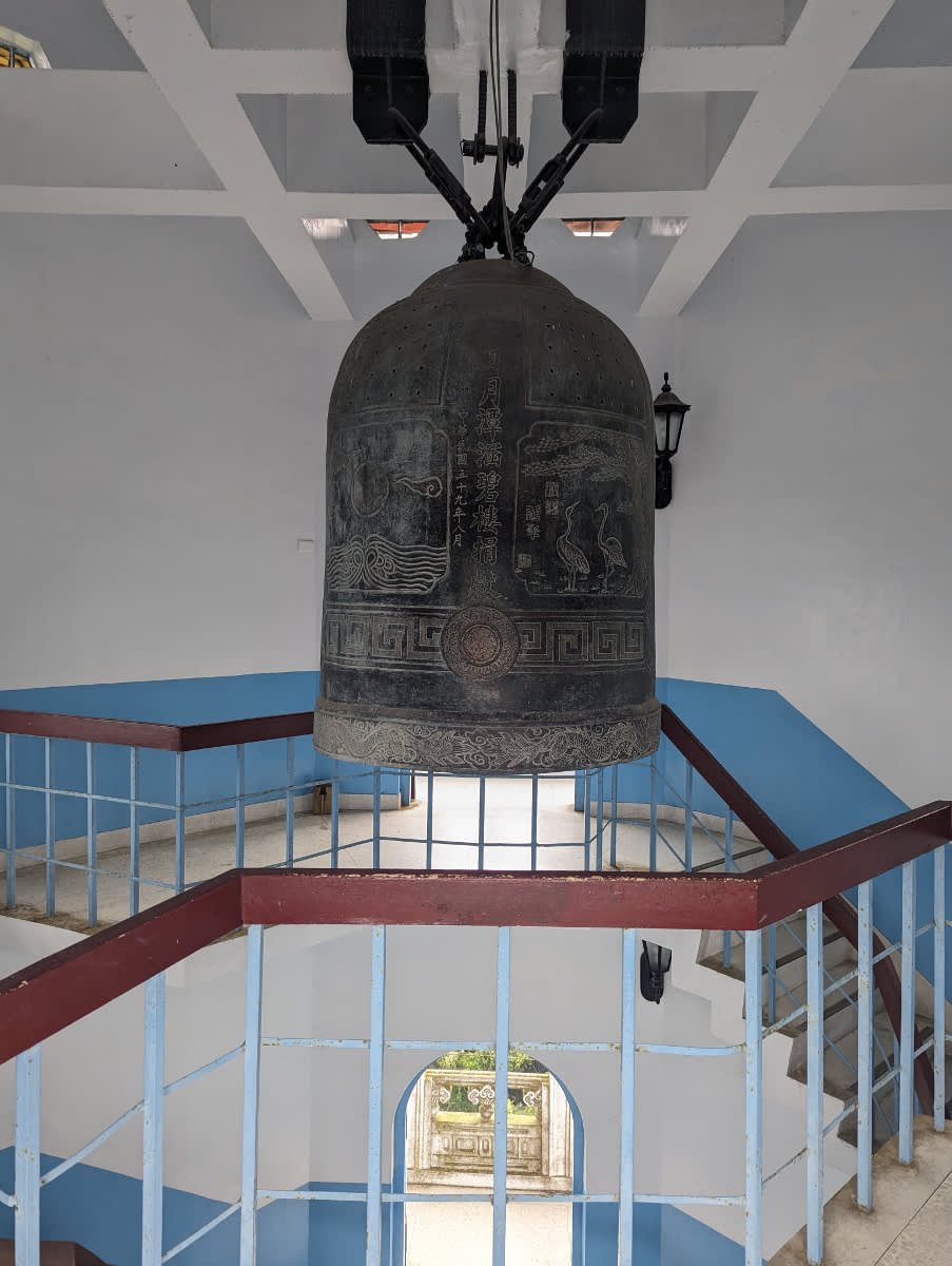 Zvon v pagodě