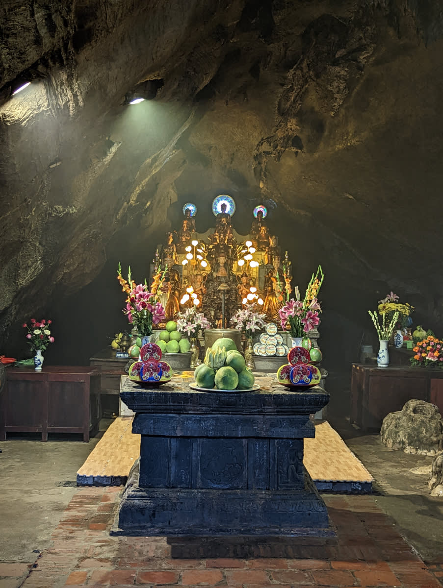Parfémová pagoda Dong Huong Tich