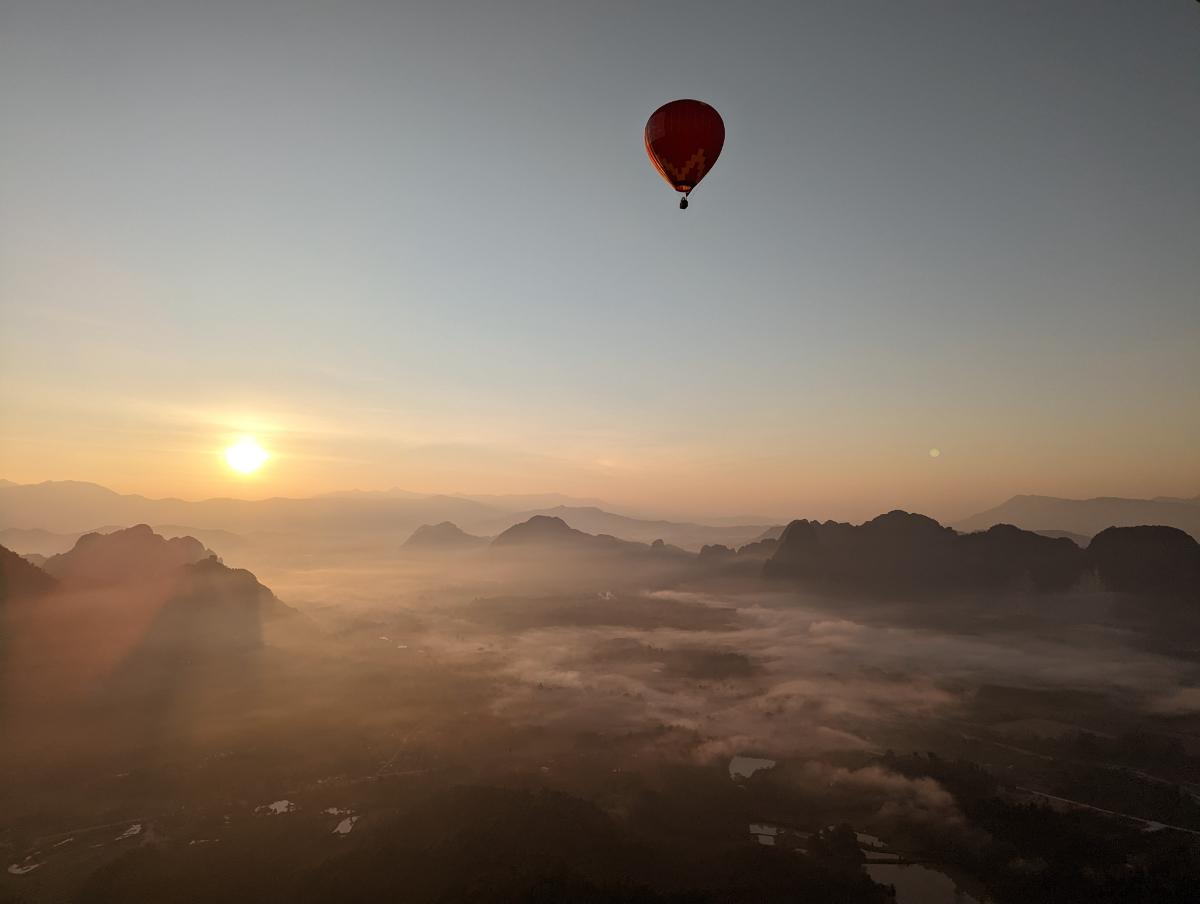 Nad zemí i v podzemí ve Vang Vieng