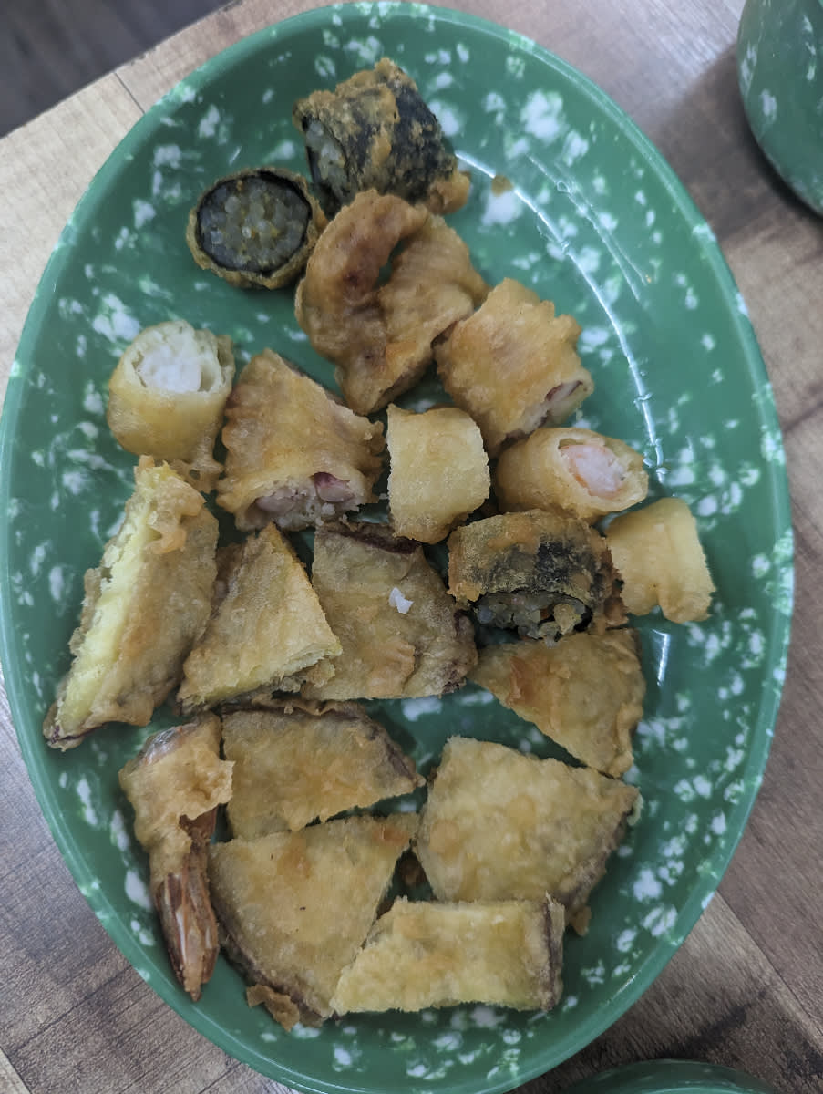 Smažená kreveta, chobotnice, sushi a batát