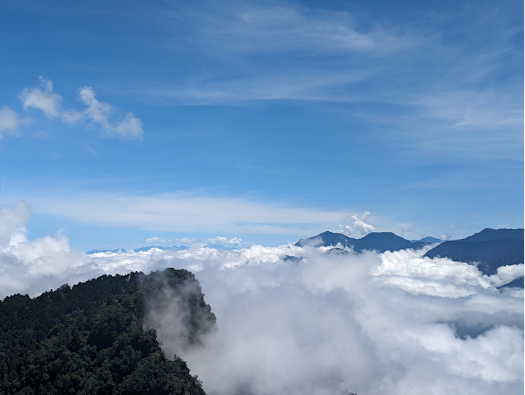 Mraky se úplně přelévaly Mraky se úplně přelévaly