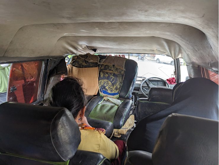 Jak na opravu? Chvíli počkej. Jak na opravu? Chvíli počkej.