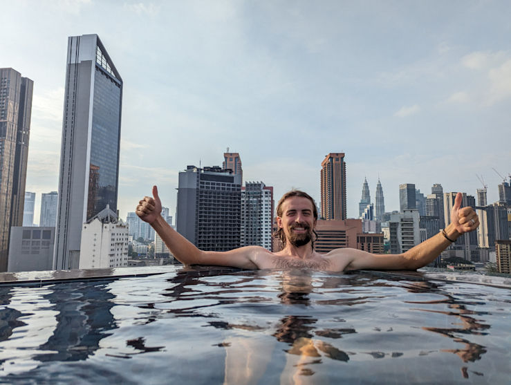 Infinity pool