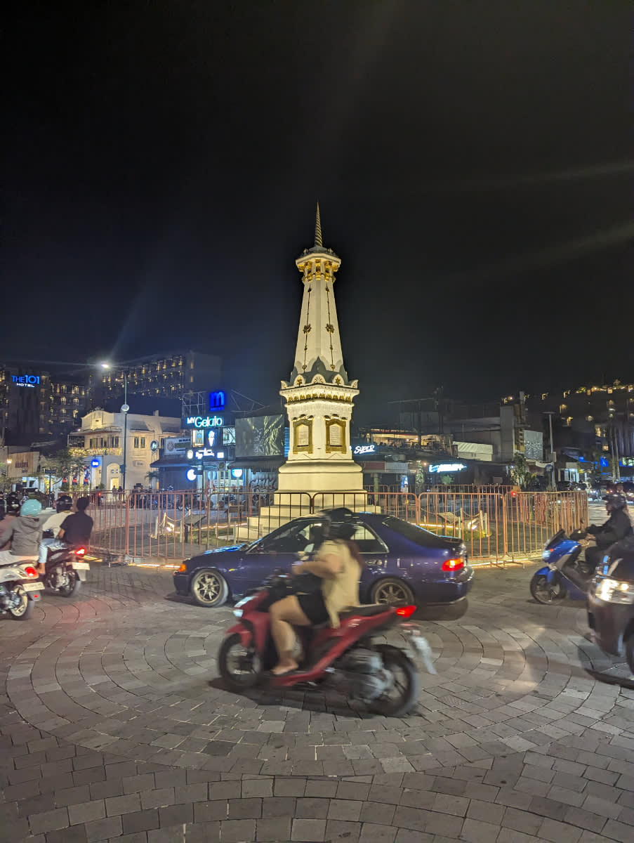 Monument (bez hodin)