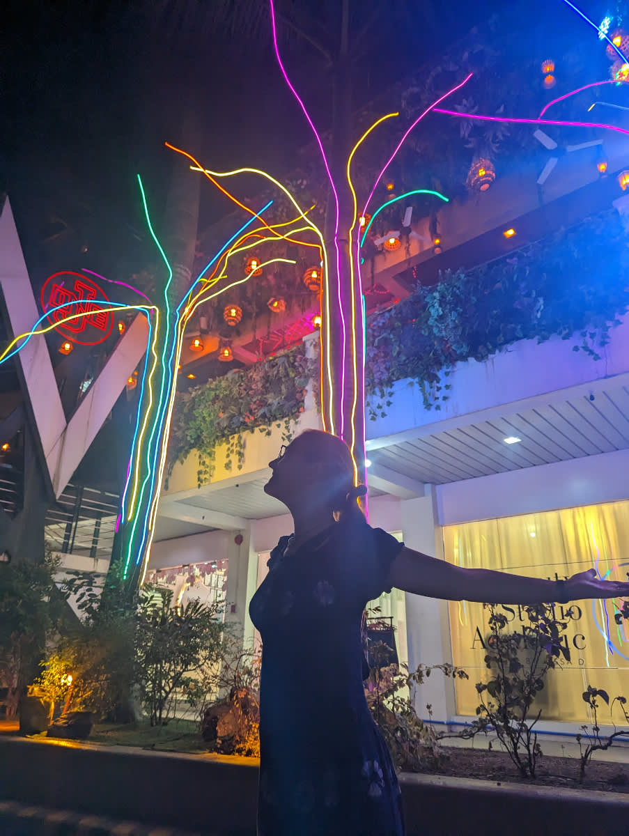 Neonové palmy
