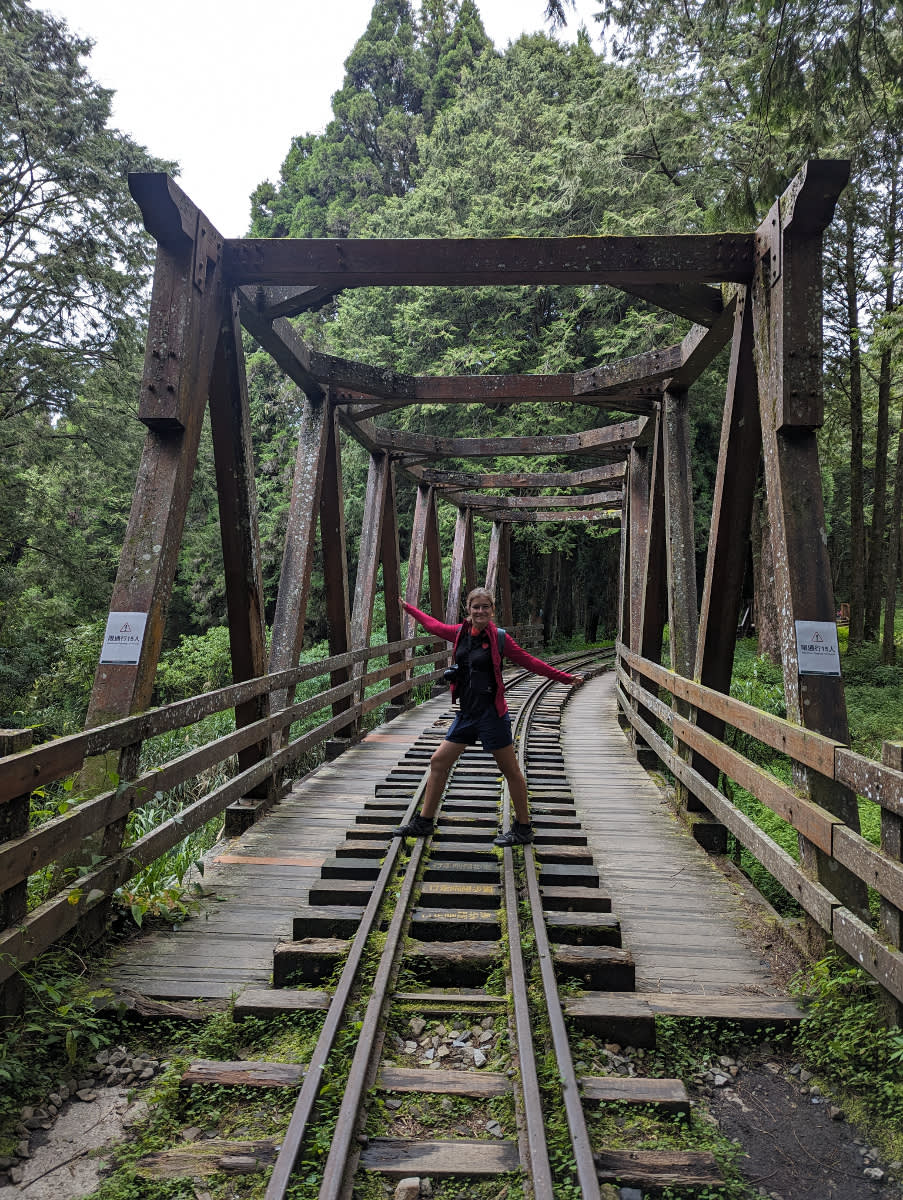 Starý dřevěný železniční most