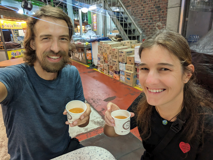 Stylové pivo z kelímků na kafe Stylové pivo z kelímků na kafe