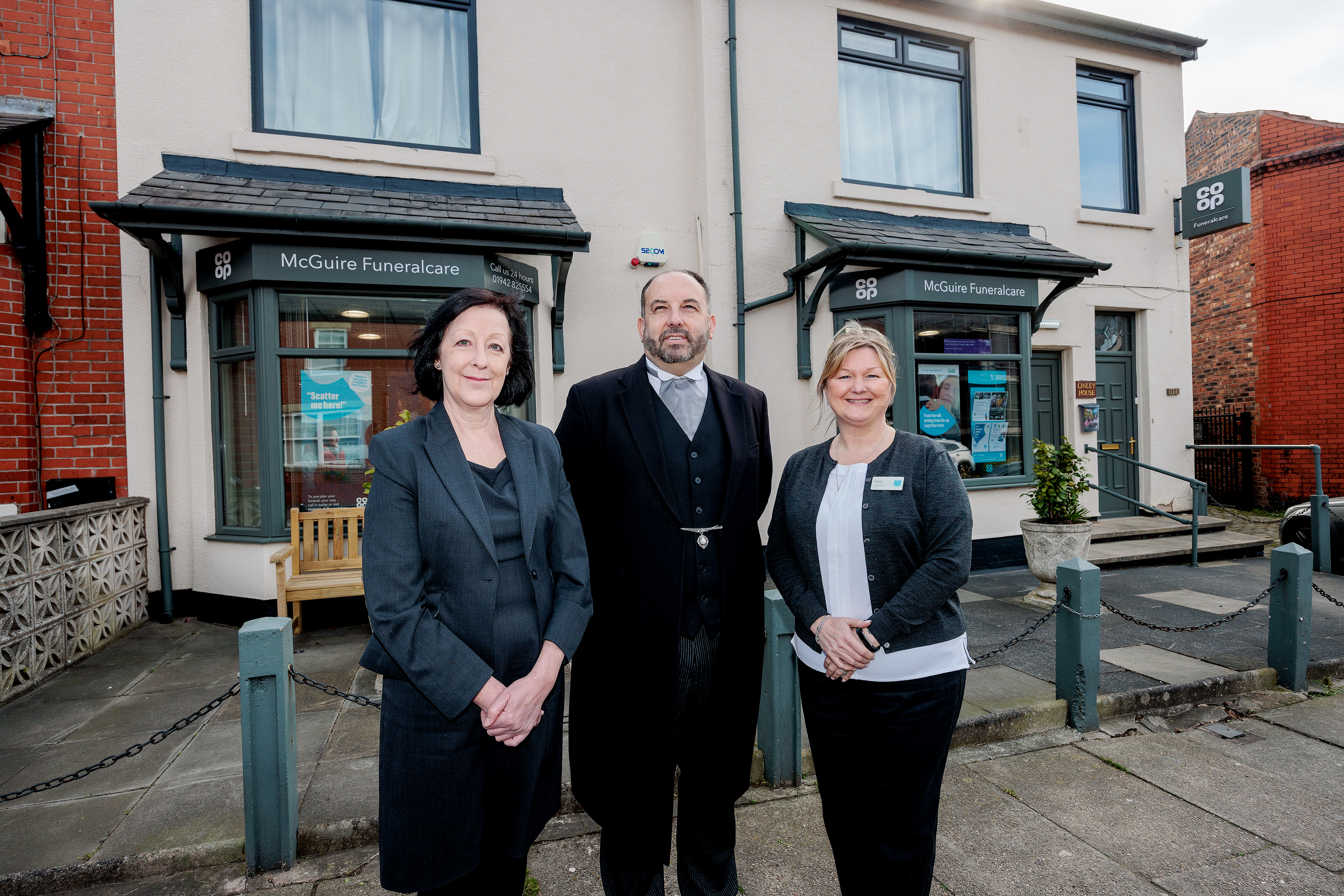 404060 Wigan branch hero image with colleagues.