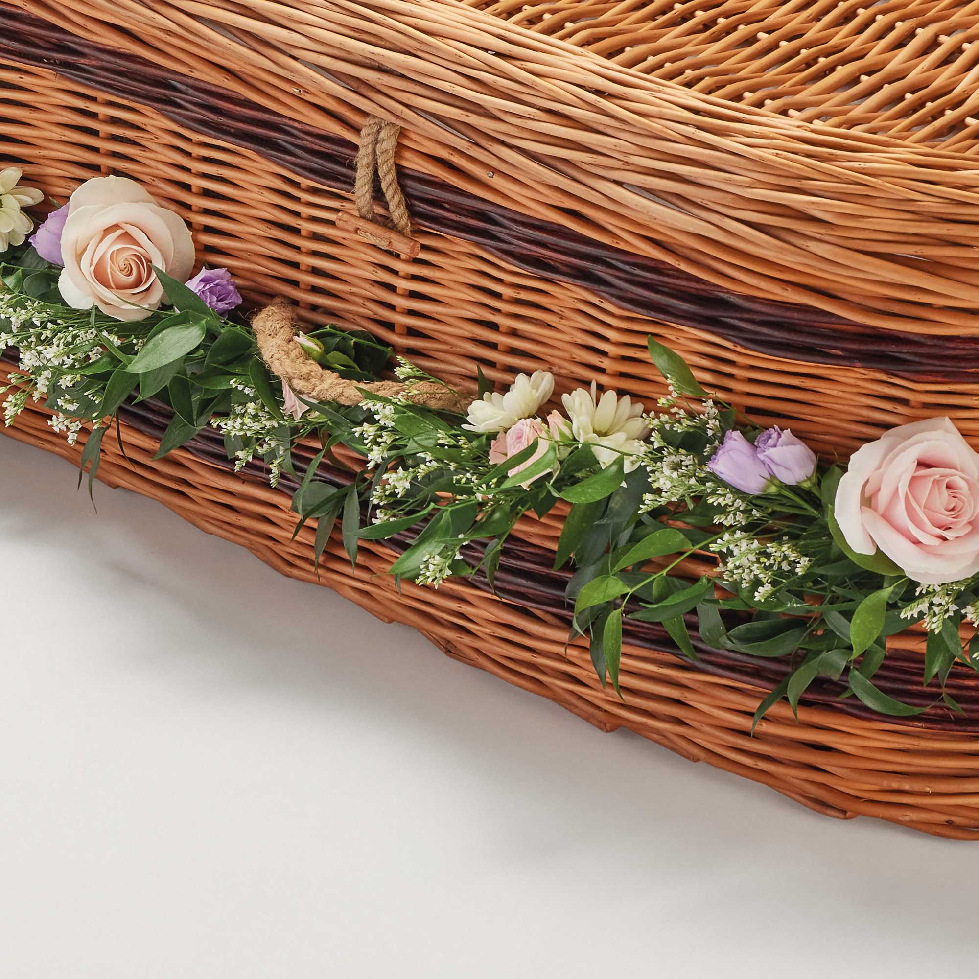 COP93966 CountryCollection OnCoffin Detail 03 13421 RGB RT