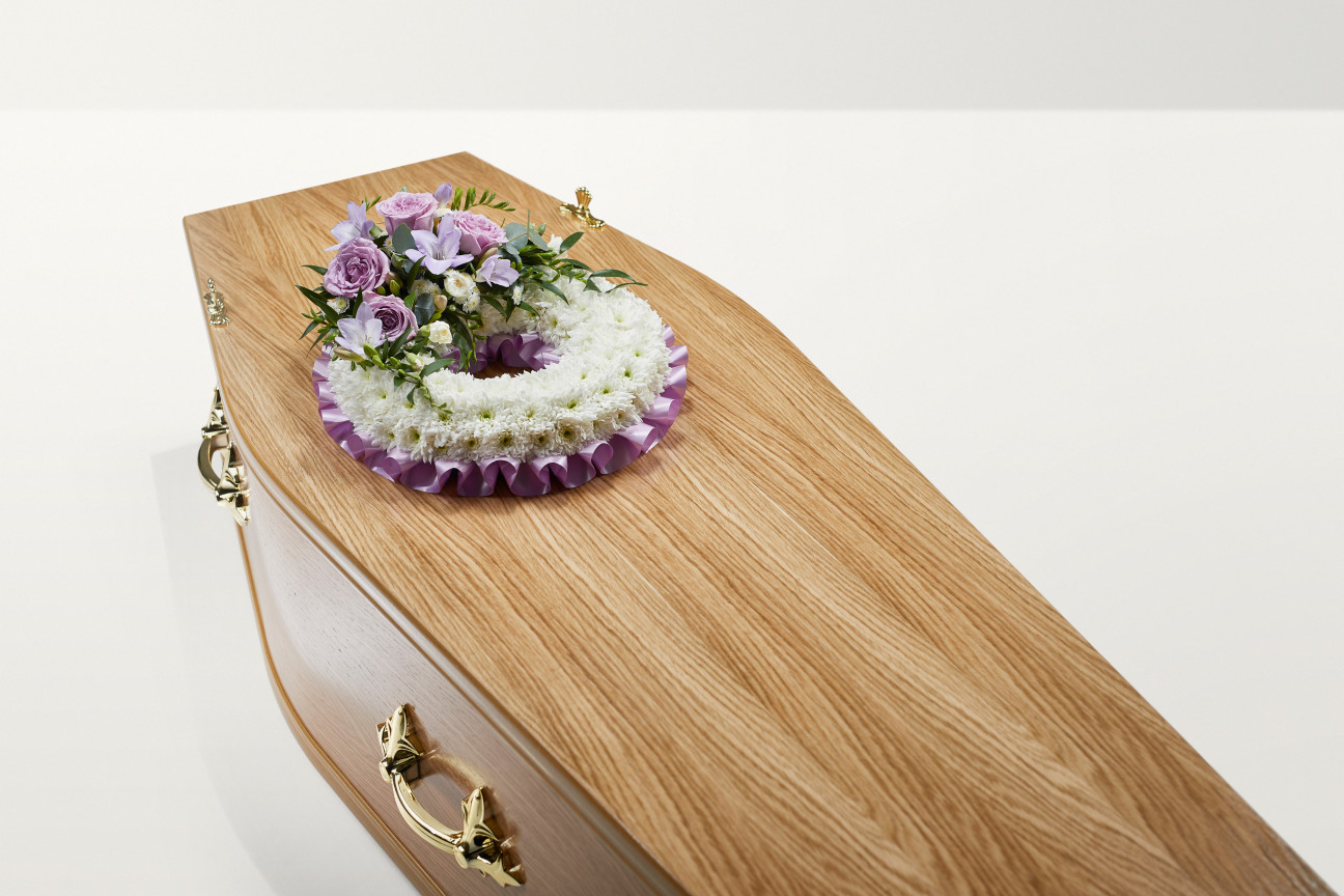Classic wreath on coffin