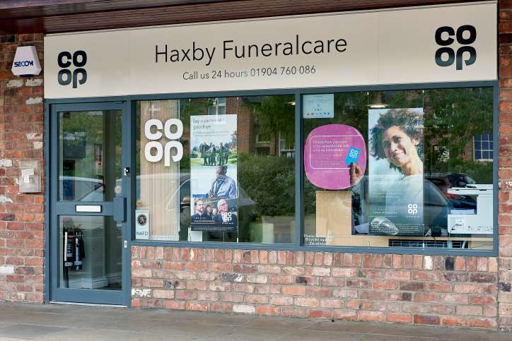At Haxby Funeralcare we’re here for you when you need us most. We serve Haxby and the surrounding areas north of York, such as Wiggington and New Earswick, supporting families and the local community.

