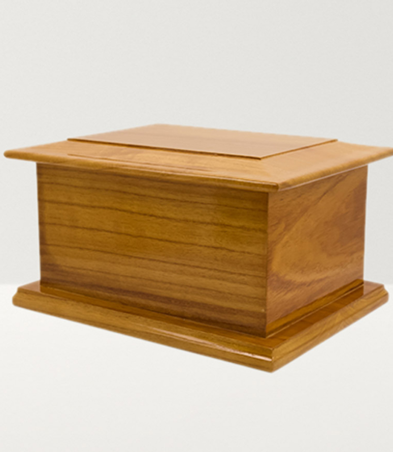 cuthbert-traditional-casket-1 crop