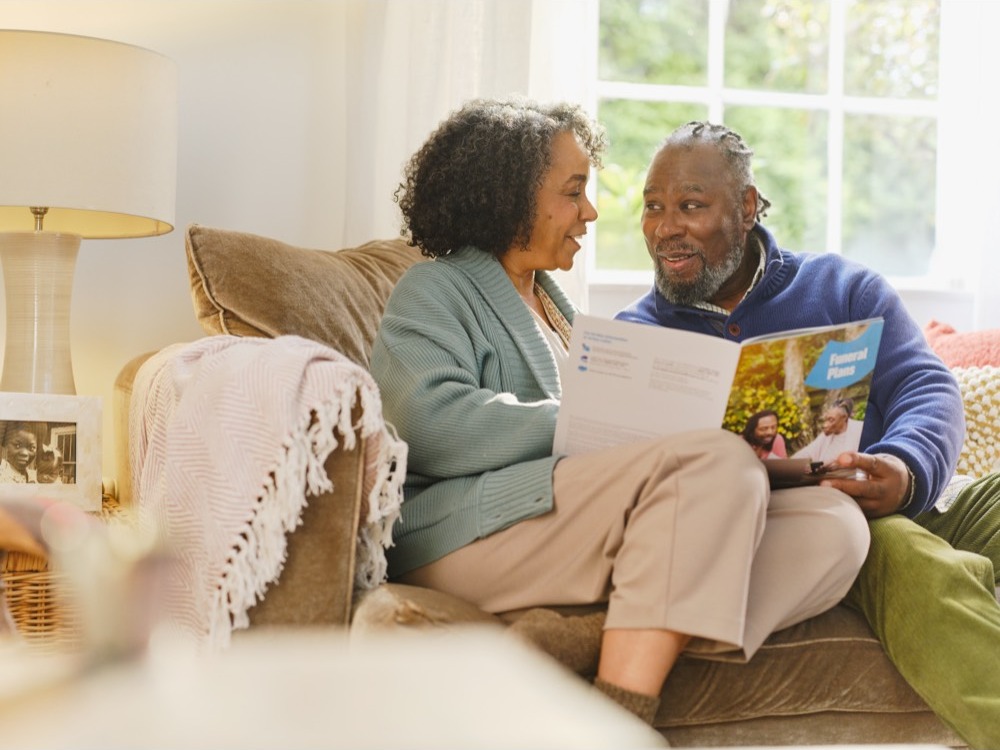 Couple Husband Wide Brochure Chatting