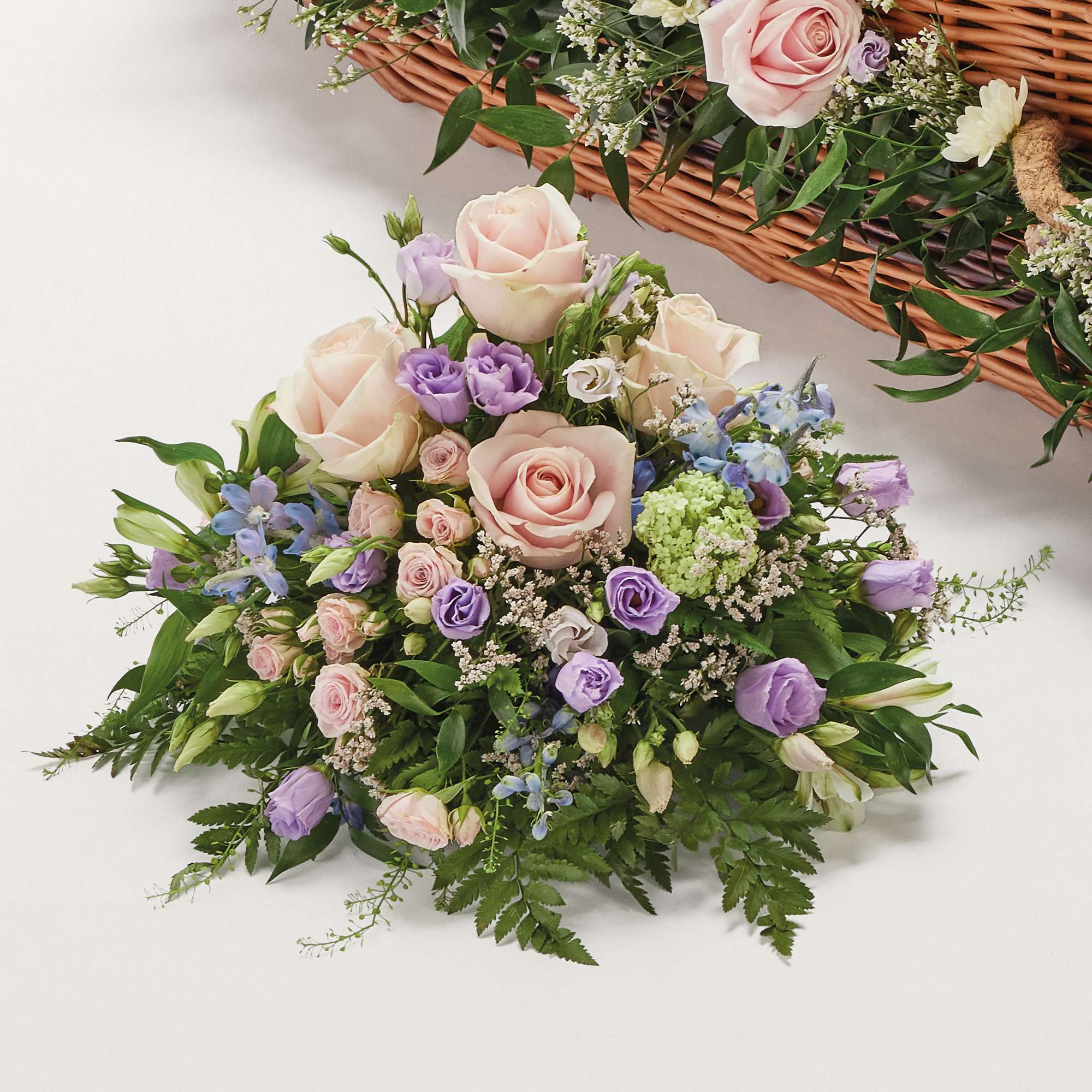 COP93966 CountryCollection OnCoffin Detail 02 13421 RGB RT