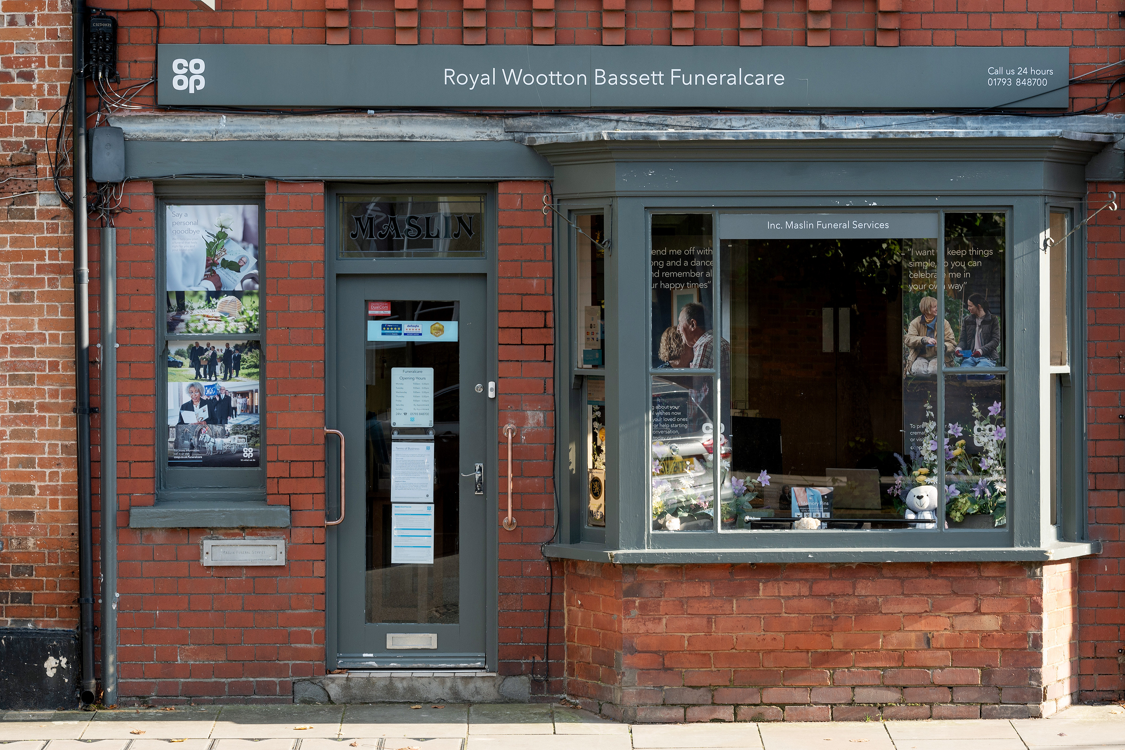 404419 Royal Wootton Basset hero image