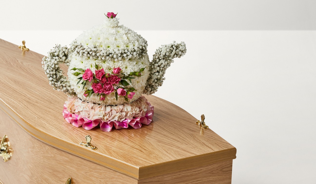 Teapot bespoke flowers